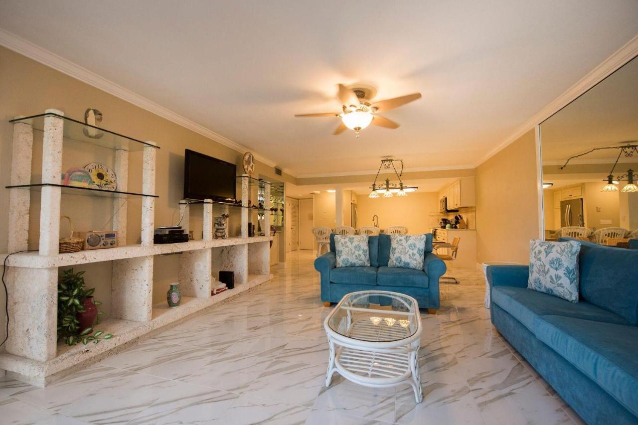 Apartment Paradise Found A111