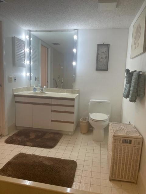 Apartment Paradise Found A111